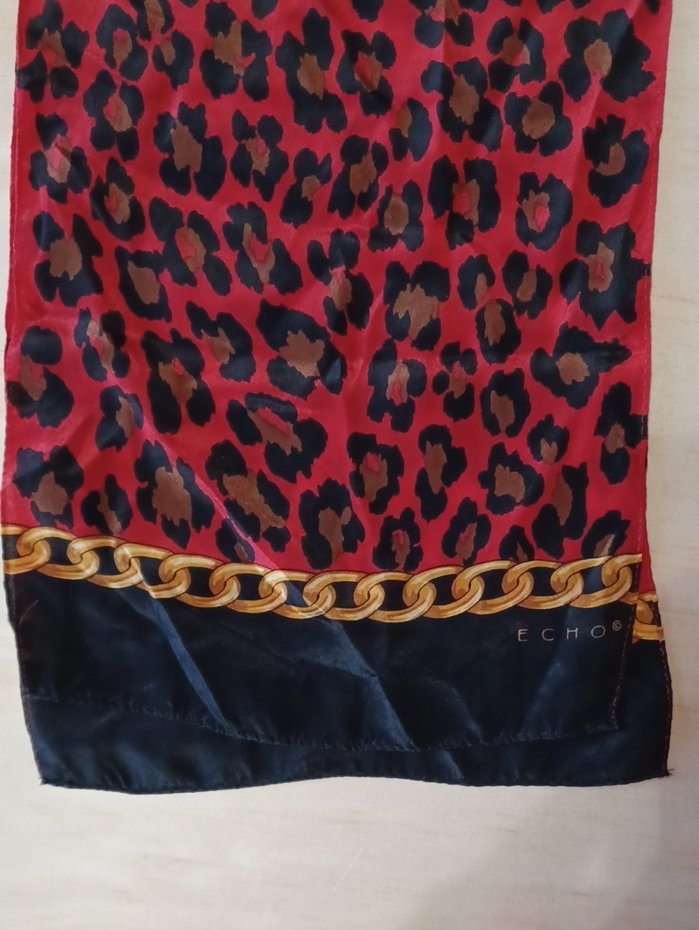 Echo Vintage Silk Oblong Scarf 50×10 Red Black Leapord Animal Print Gold Chain - Picture 7 of 11